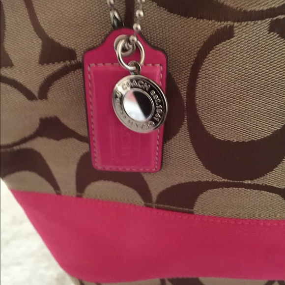 Coach - Picture 5 of 5